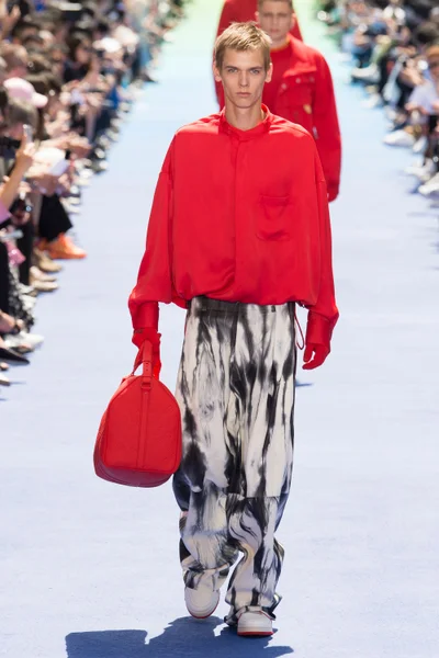 Look 33